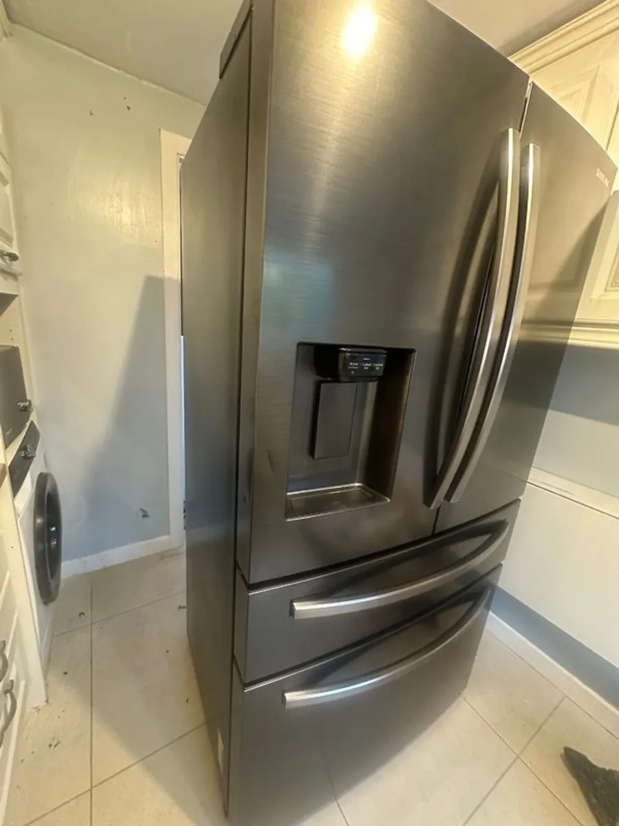 French Door American Fridge Freezer - Image 4