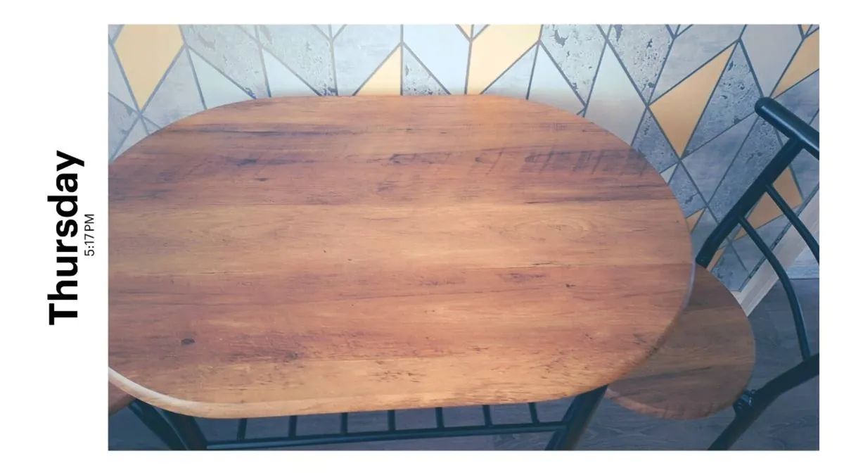 Table and chairs - Image 4