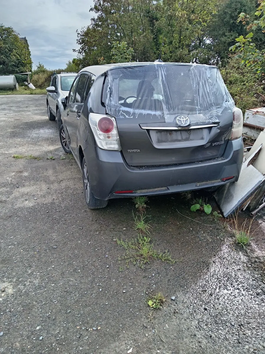 Toyota corolla verso 2014 1.6 diesel for bricking - Image 2