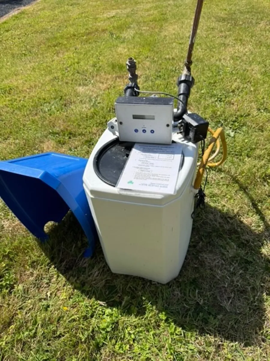 Water softener - Image 1