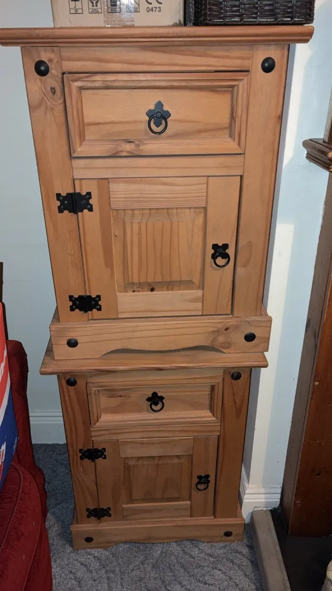 2 Pine Bedside Lockers - Image 3