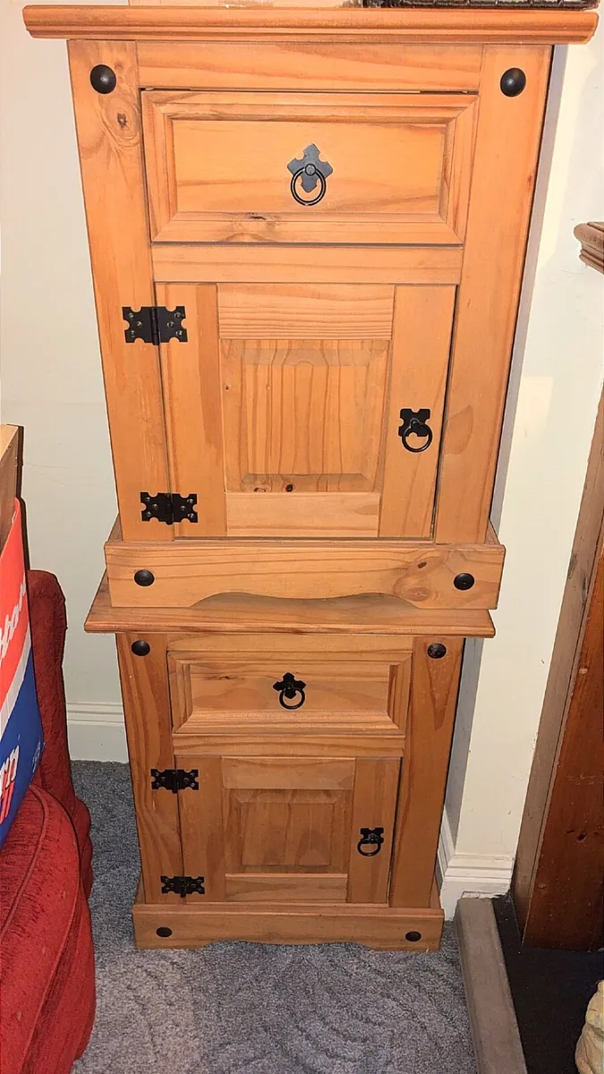 2 Pine Bedside Lockers - Image 1