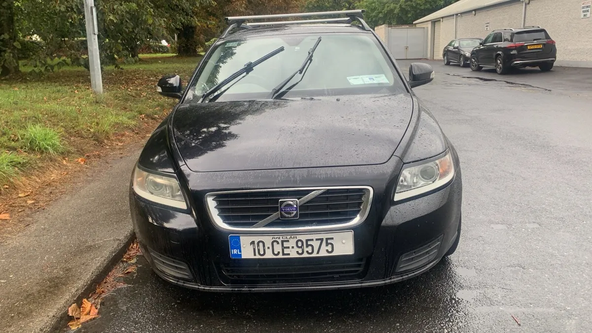 Volvo s40 estate 2010 diesel - Image 2