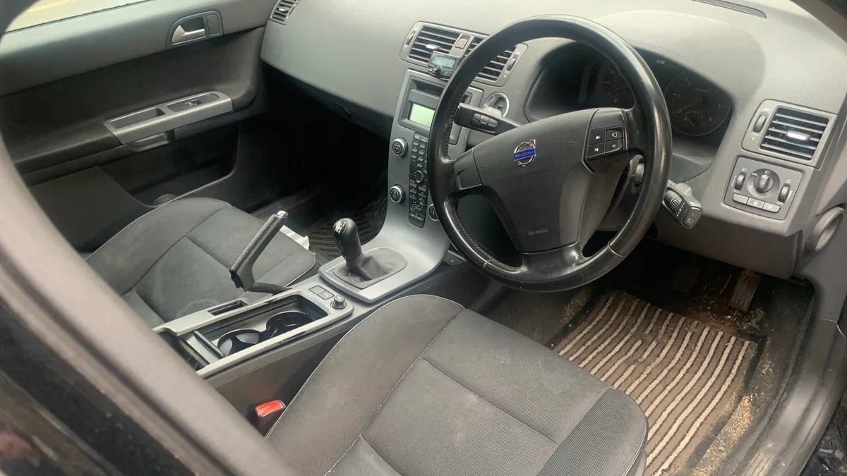 Volvo s40 estate 2010 diesel - Image 4