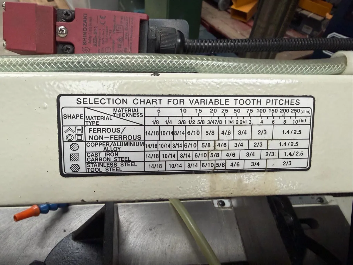 Ex school Chester metal bandsaw - Image 3