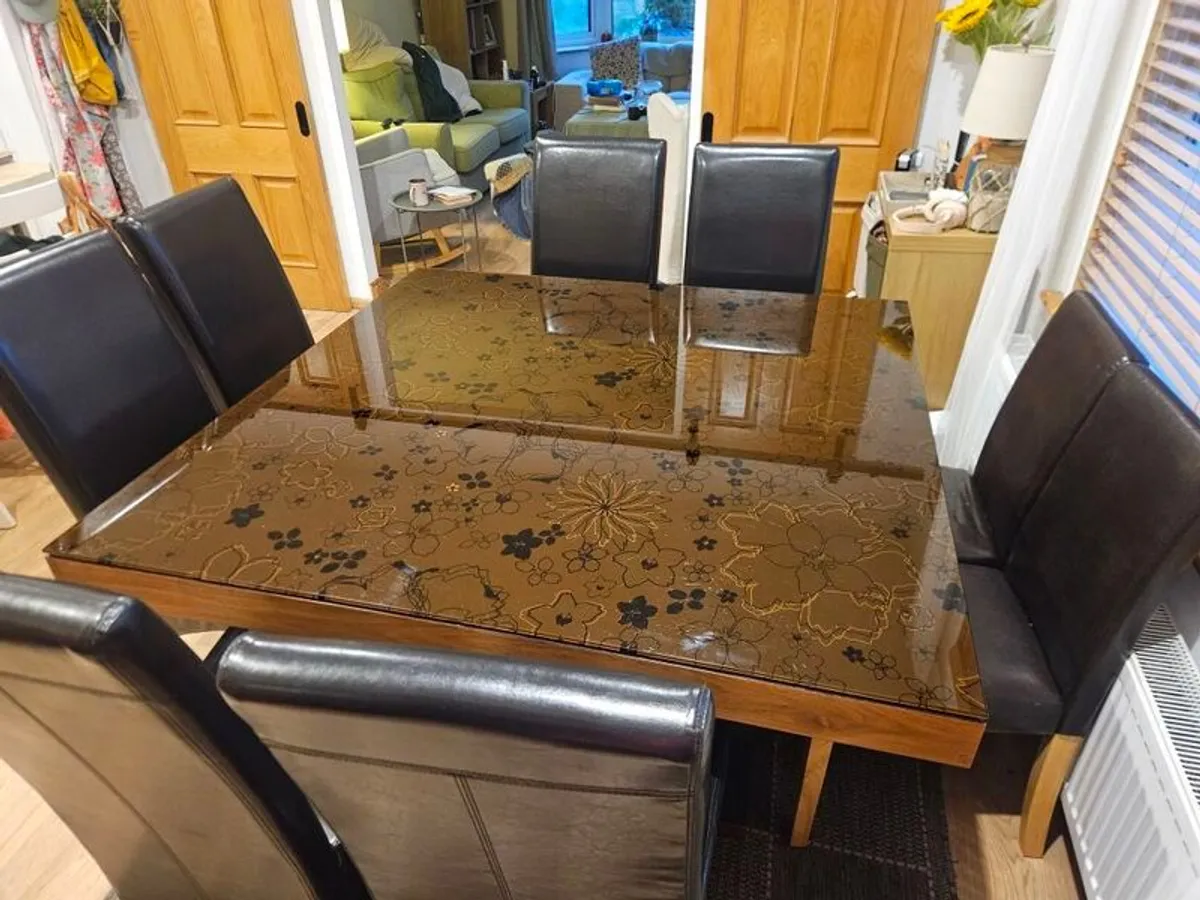 Large designer contemporary dining table and 6 large leather chairs with 2 smaller leather chairs - Image 2
