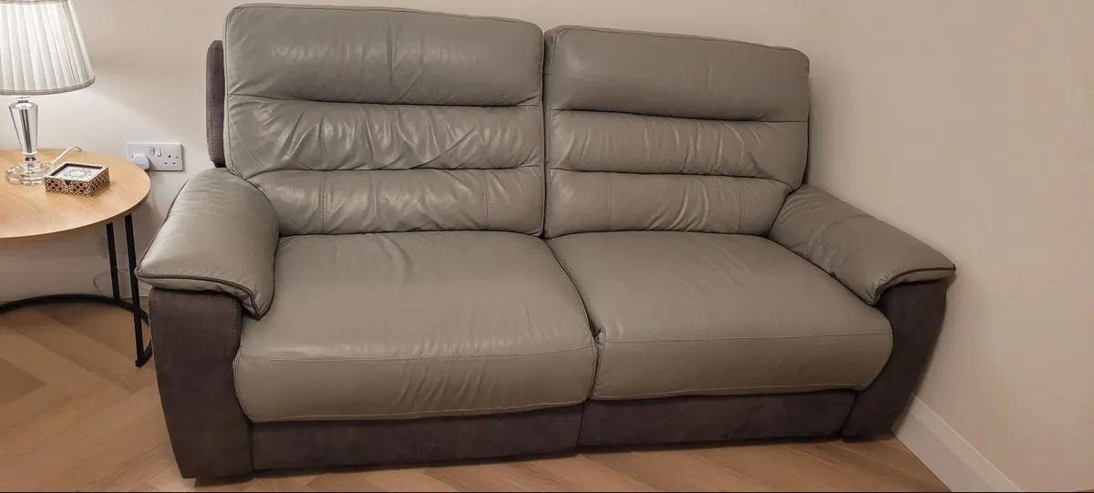 3/4 & 2 Seater Leather Recliner Sofas - Image 1