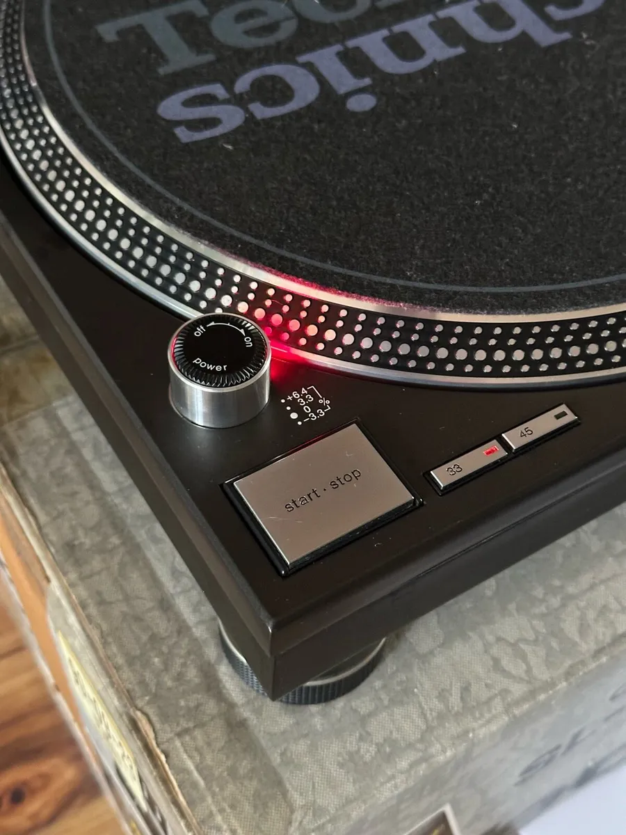 Technics SL1200 MK5 NEW - Image 4