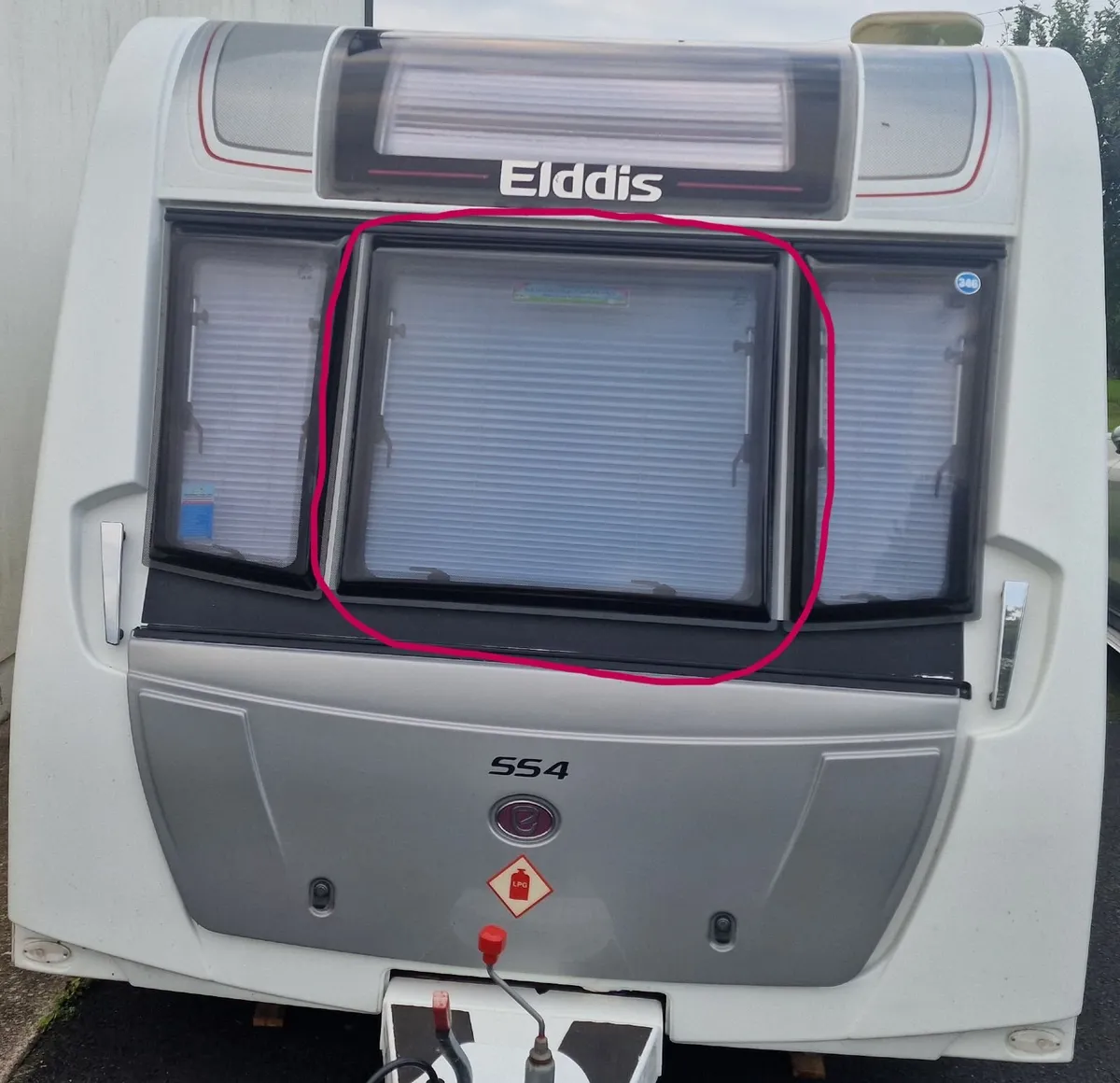 Elddis Caravan Window (Slightly Damaged) - Image 1