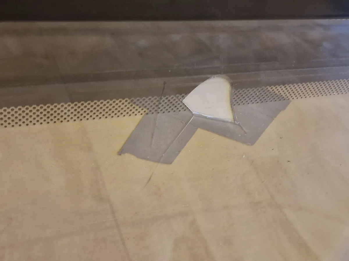Elddis Caravan Window (Slightly Damaged) - Image 4