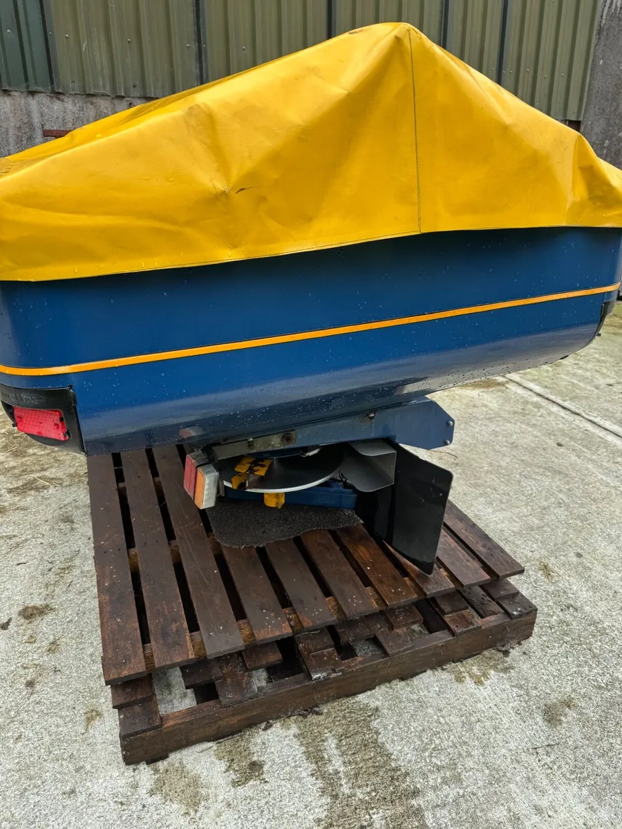 Fertiliser spreader - Image 4