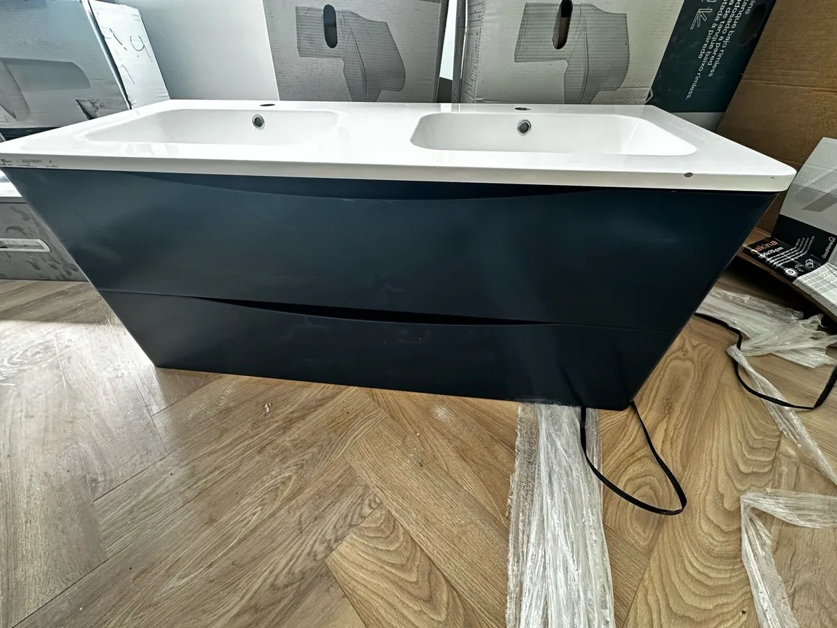 Double sink wall hung vanity unit - Image 2