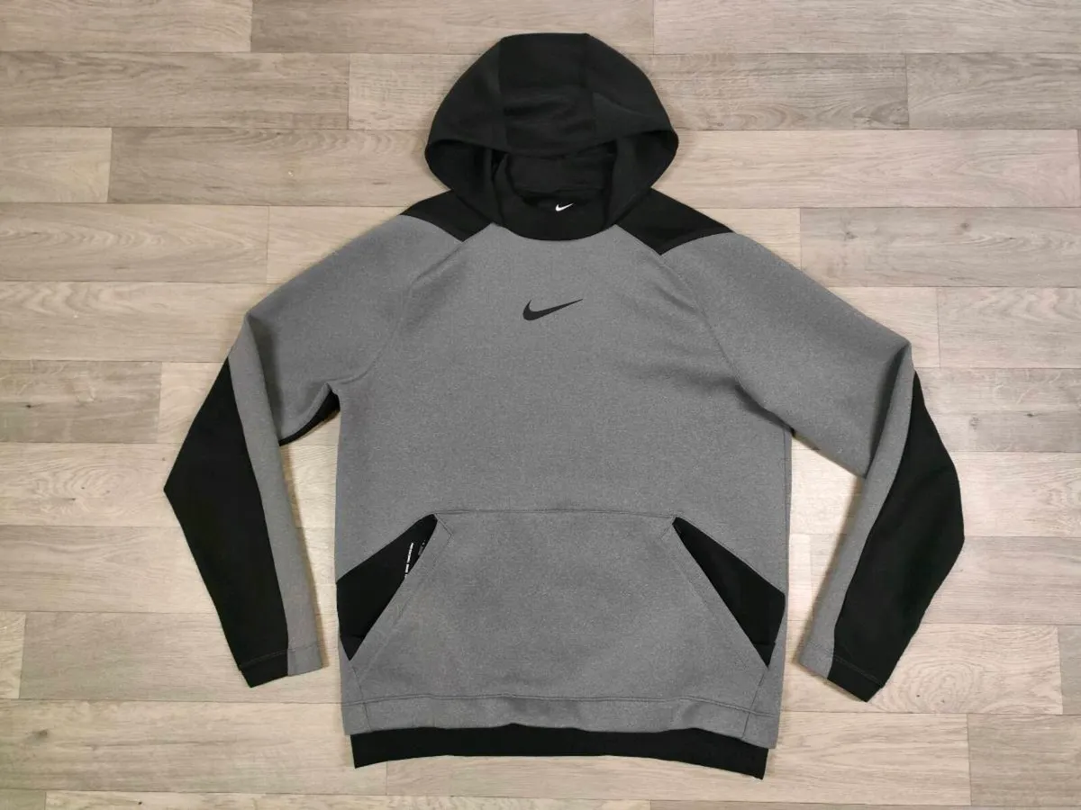 Nike Pro Center Swoosh Hoodie Mens Medium - Image 1