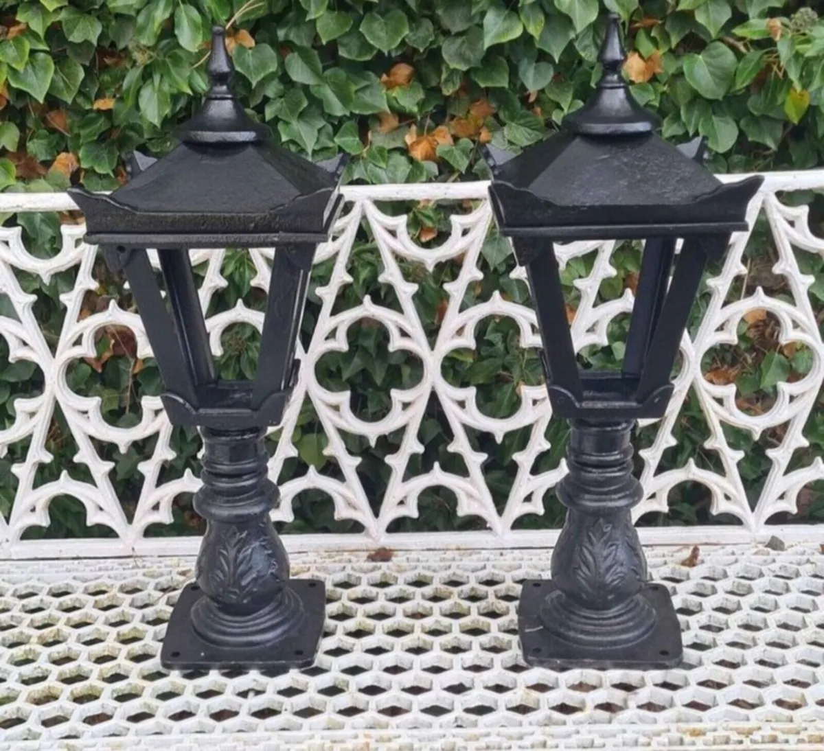 Cast iron lights - Image 1