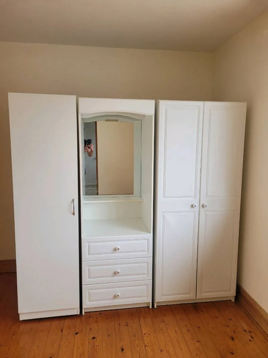 Selection of furniture - Image 4