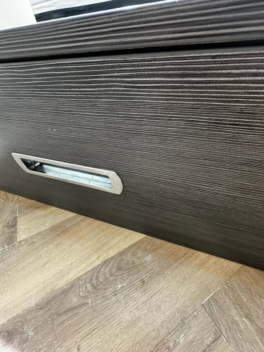 Single sink/basin wall hung bathroom vanity unit - Image 3