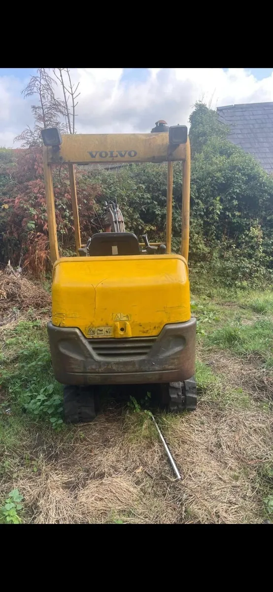 Volvo 1.5 ton mini digger - Image 3