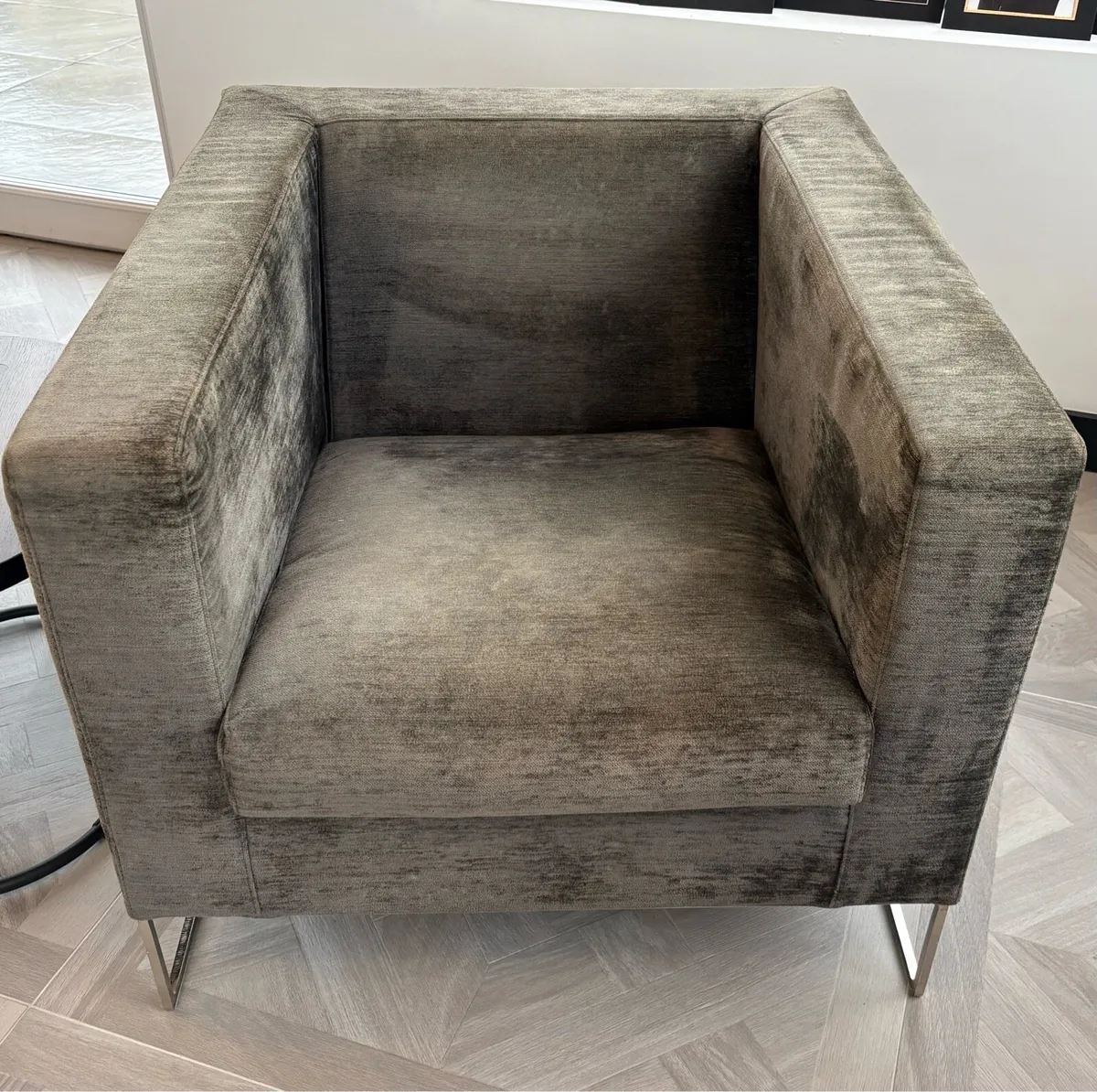 Minotti Klee Armchairs - Image 3