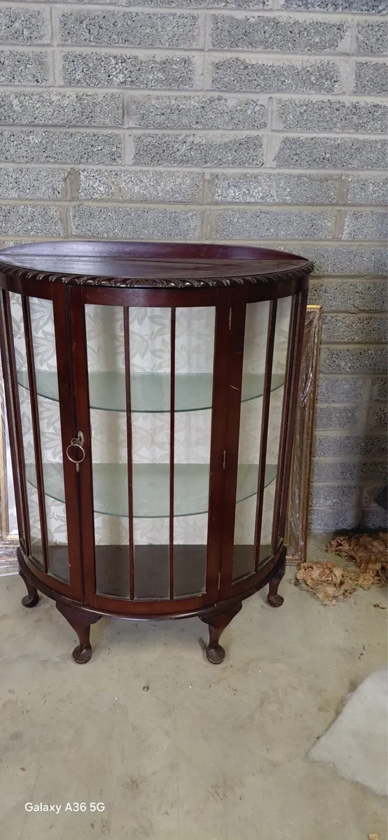 Display Cabinet - Image 1
