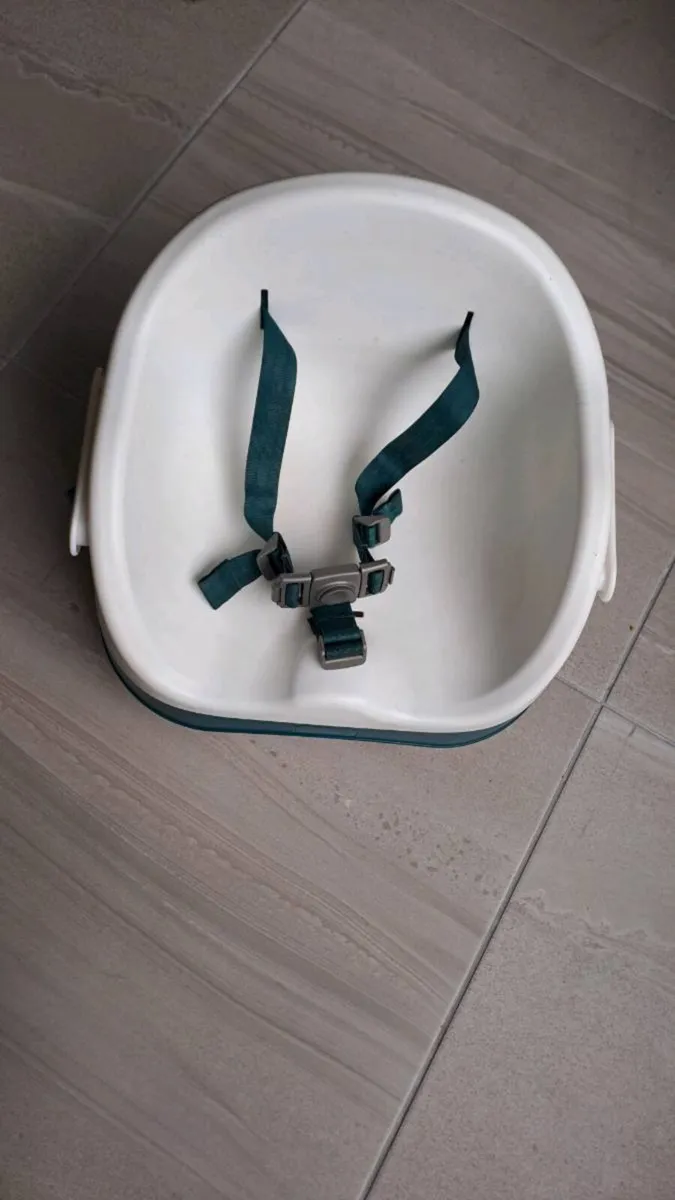 Baby Base Seat (FREE) - Image 1