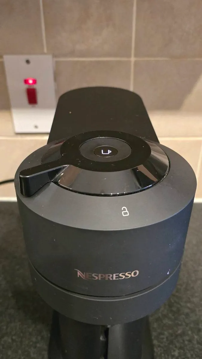 Nespresso Vertuo Next coffee machine with holder - Image 2