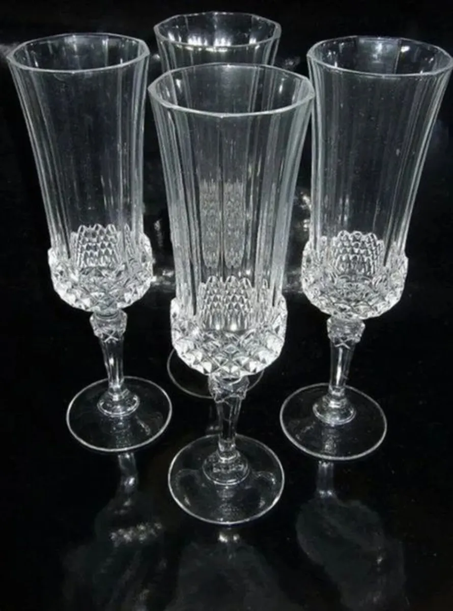 Set of 4 Vintage Cristal d'Arques Crystal Flutes - Image 3