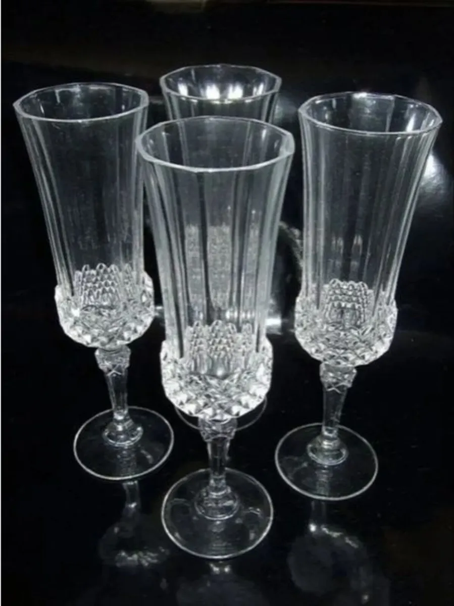 Set of 4 Vintage Cristal d'Arques Crystal Flutes - Image 1