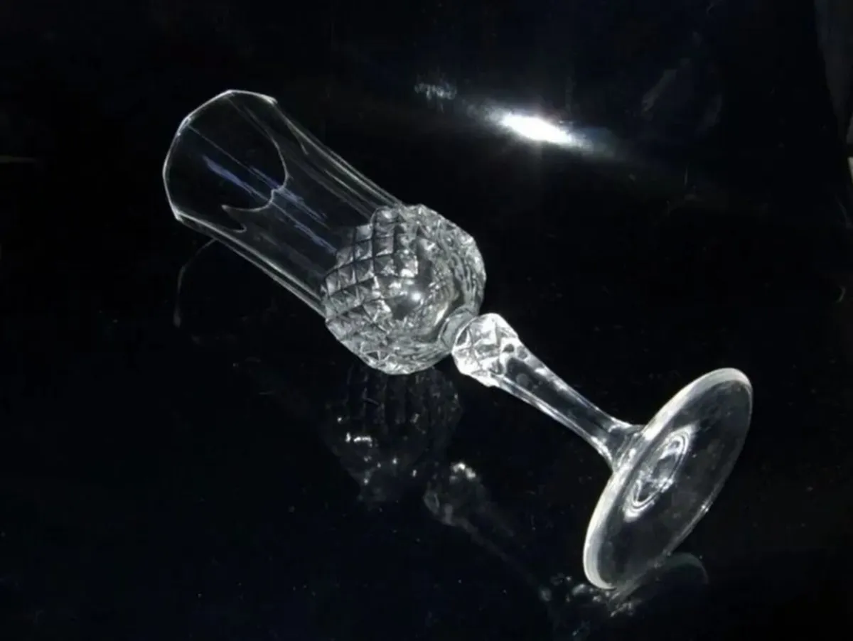 Set of 4 Vintage Cristal d'Arques Crystal Flutes - Image 4