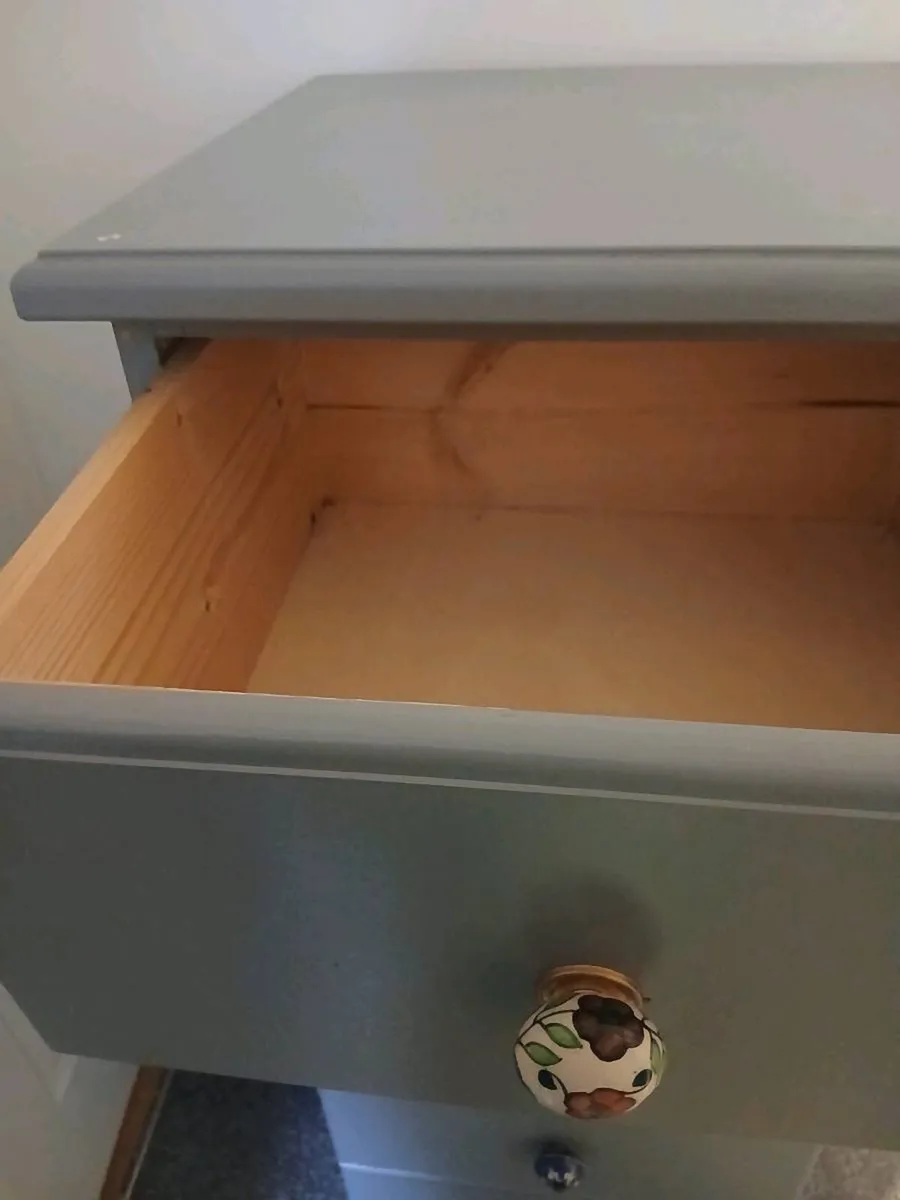 Chest of drawers - Image 2
