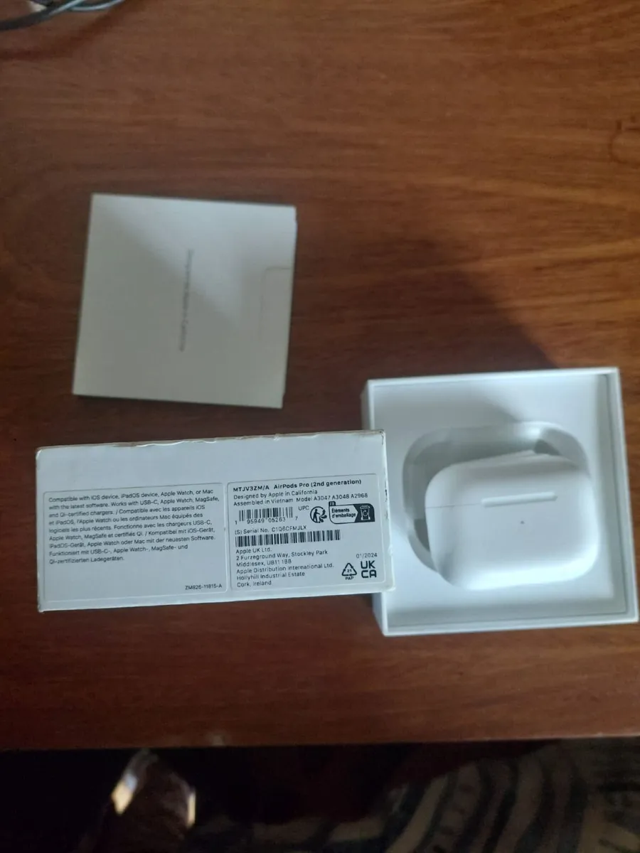 Apple AirPods Pro 2nd Gen USB-C - Image 2