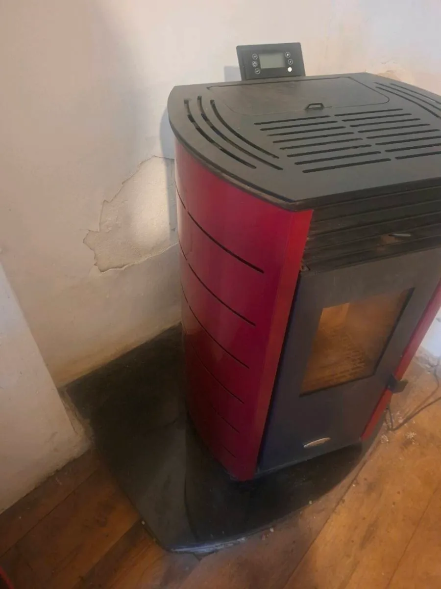Pellet stove &plinth for stove - Image 2