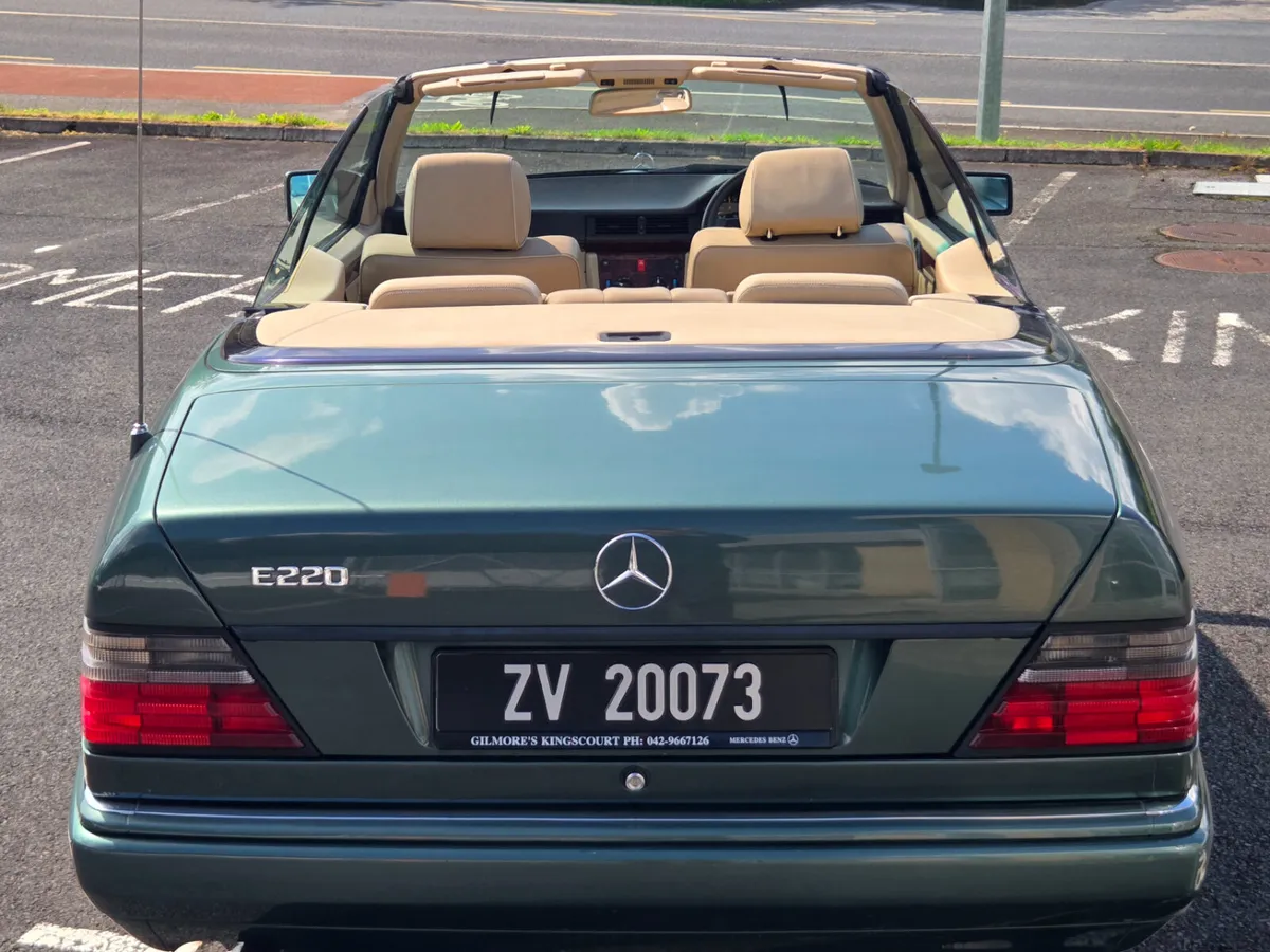 Mercedes-Benz E220 Cabriolet - Image 4