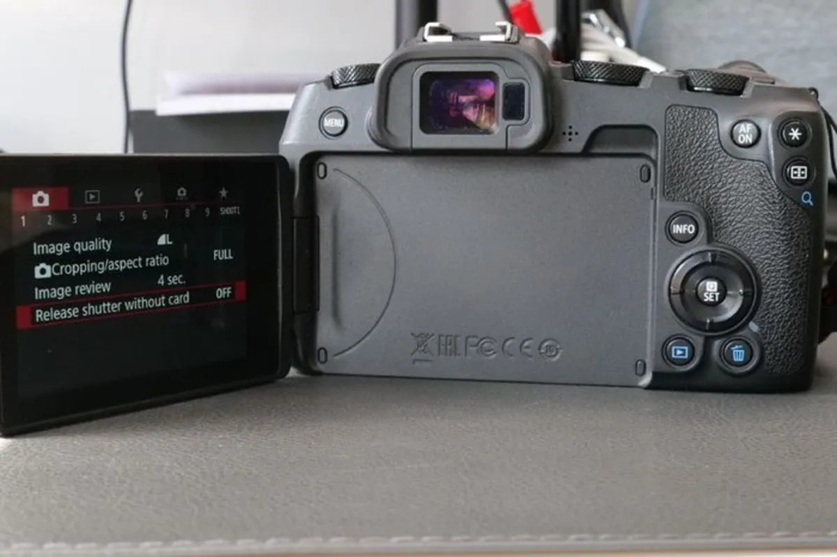 Canon EOS RP 26MP Full Frame Mirrorless - Excellen - Image 2