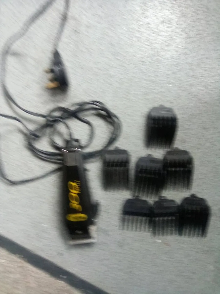 WAHL.   ELECTRIC.  HAIR.  CLIPPERS.X. ATTATCHMENTS - Image 4