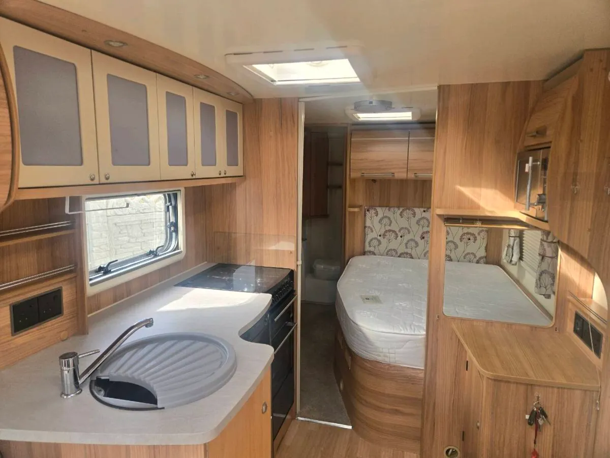 Bailey pegasus gt 65 caravan - Image 3