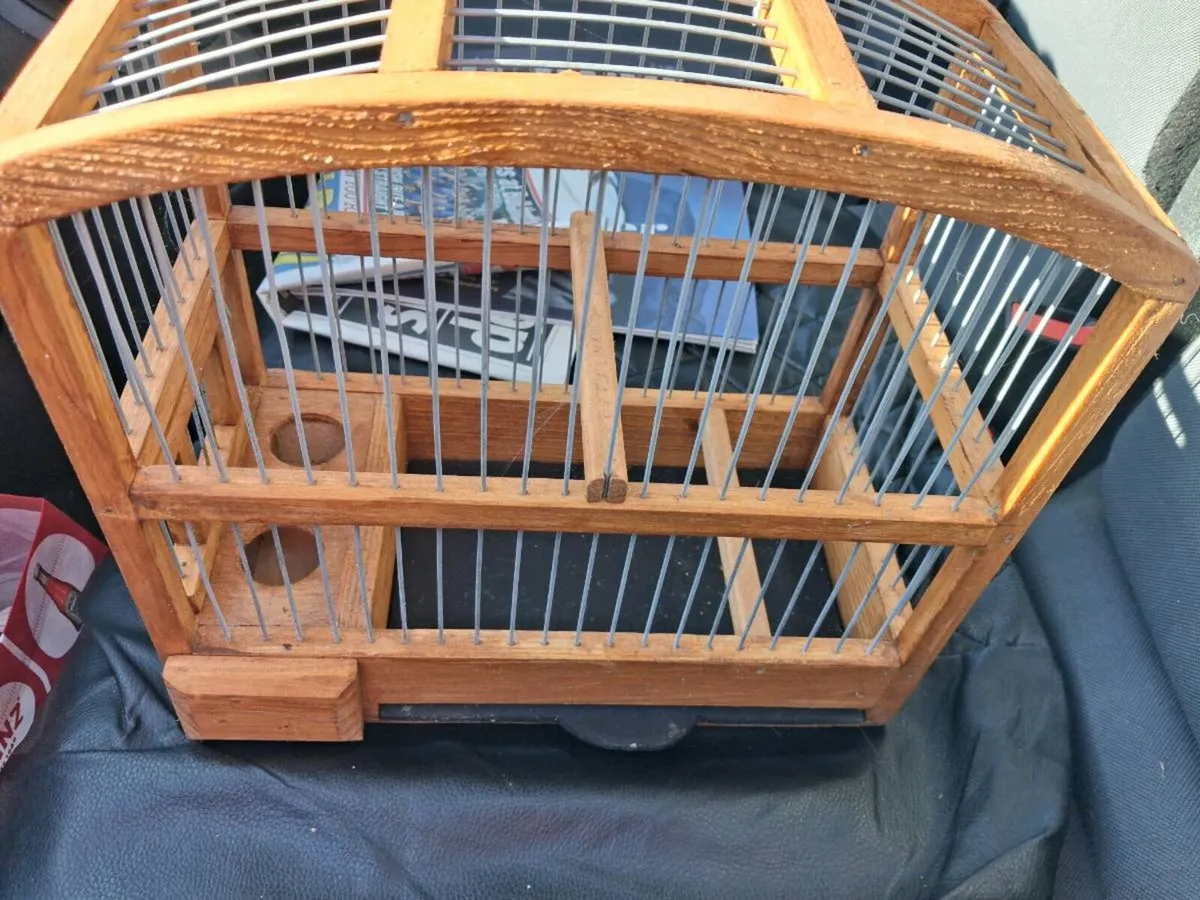 SMALL BIRD HOP CAGE