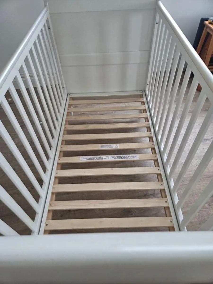 Mamas and Papas sleigh cot / toddler bed - Image 3