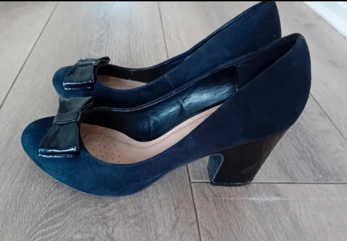 Ladies Heels 4/37 - Image 1