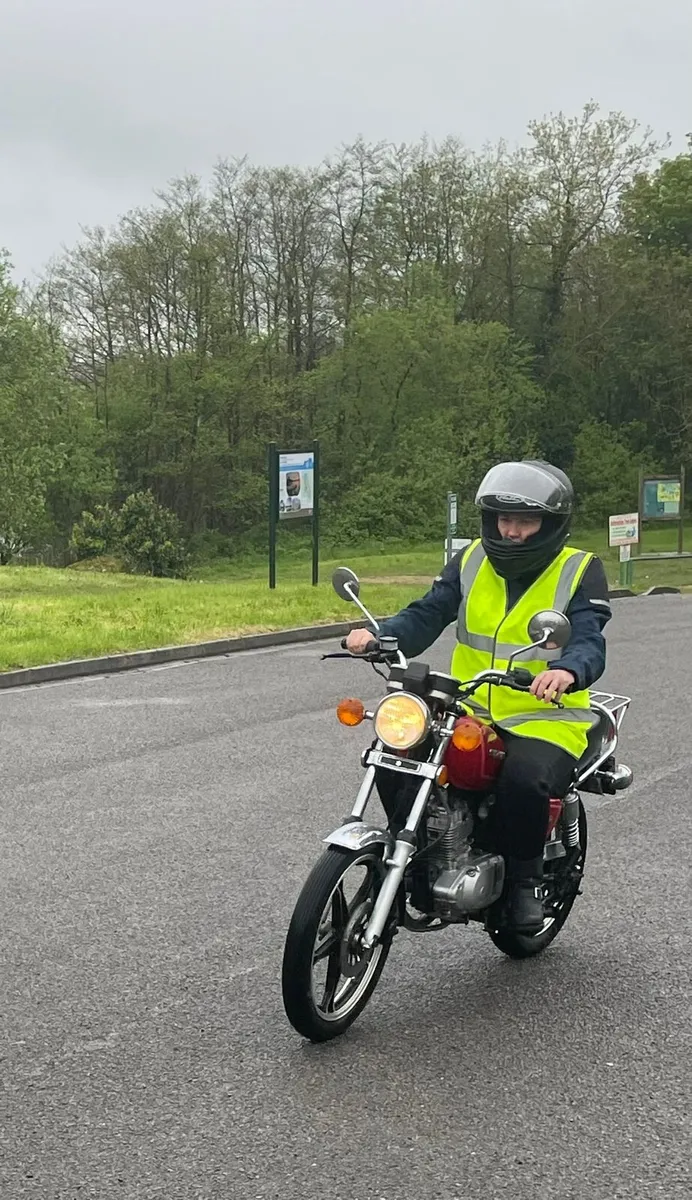 Motorcycle - Image 4
