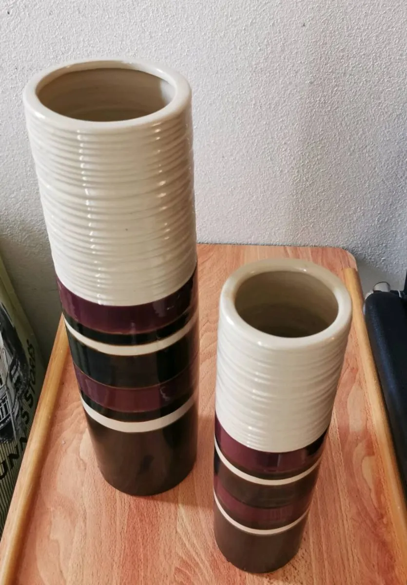 2 vases - Image 1