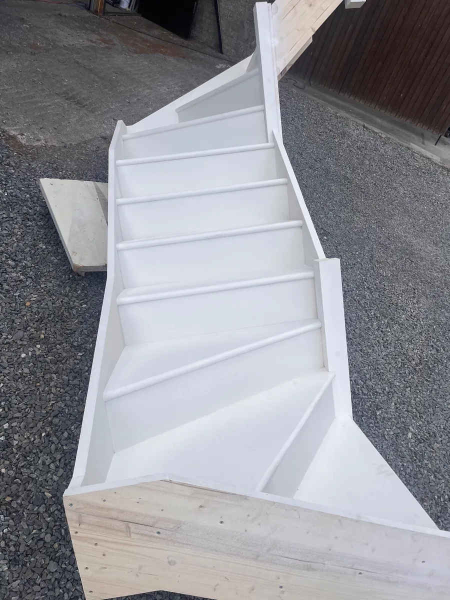 Double winder staircase - Image 1