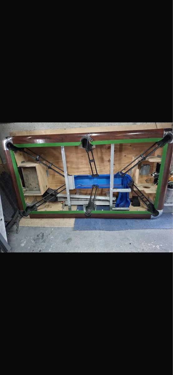 Pool table - Image 1