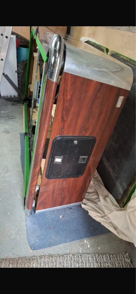 Pool table - Image 3