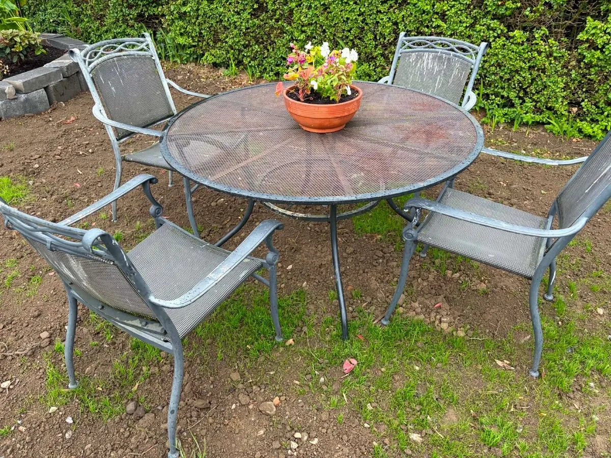 garden table + 4 chairs - Image 2