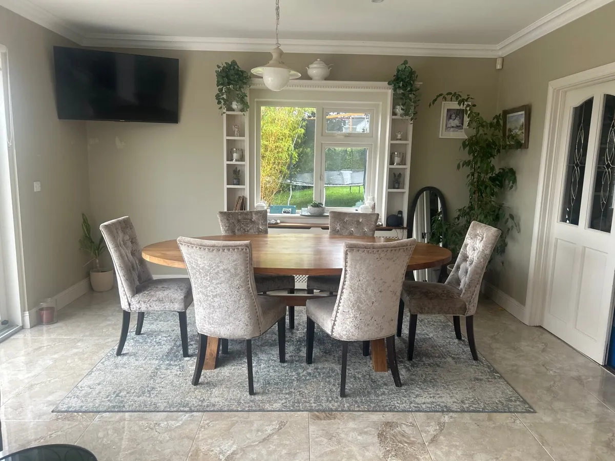 8 Dining Chairs - Image 1