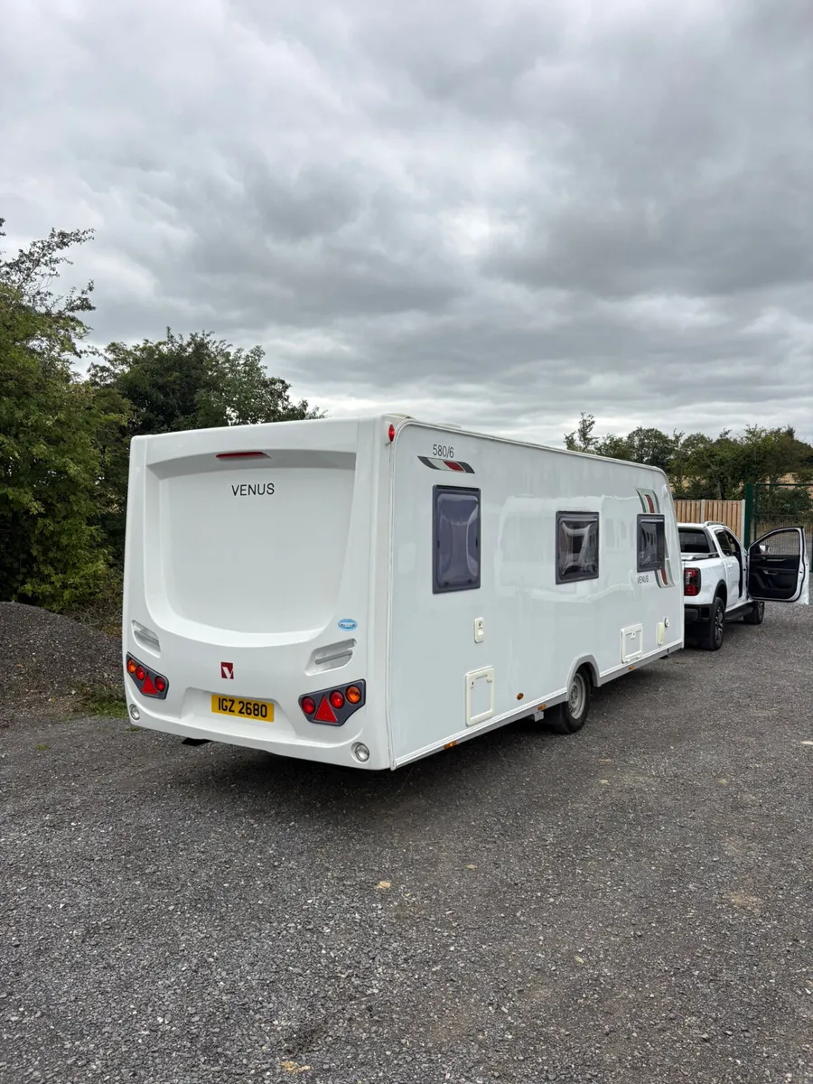 Lunar Venus 580/ 6 berth caravan - Image 4