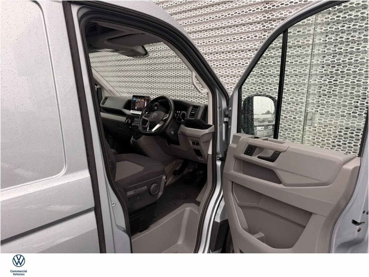 Volkswagen Crafter HIGHLINE H30 MWB 140HP MANUAL - Image 2
