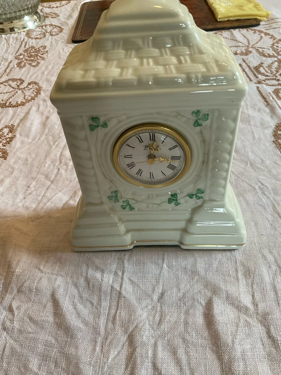 Belleek Irish porcelain mantel clock - Image 2