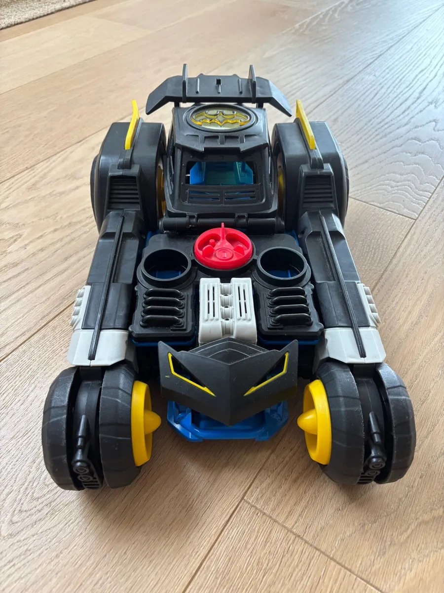 Batman Batmobile and 2x battling robots - Image 2