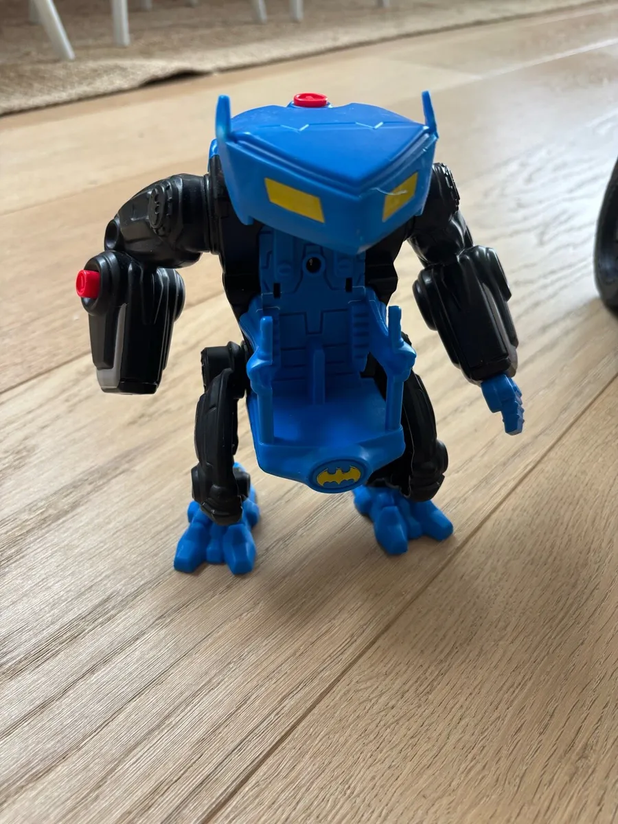 Batman Batmobile and 2x battling robots - Image 3